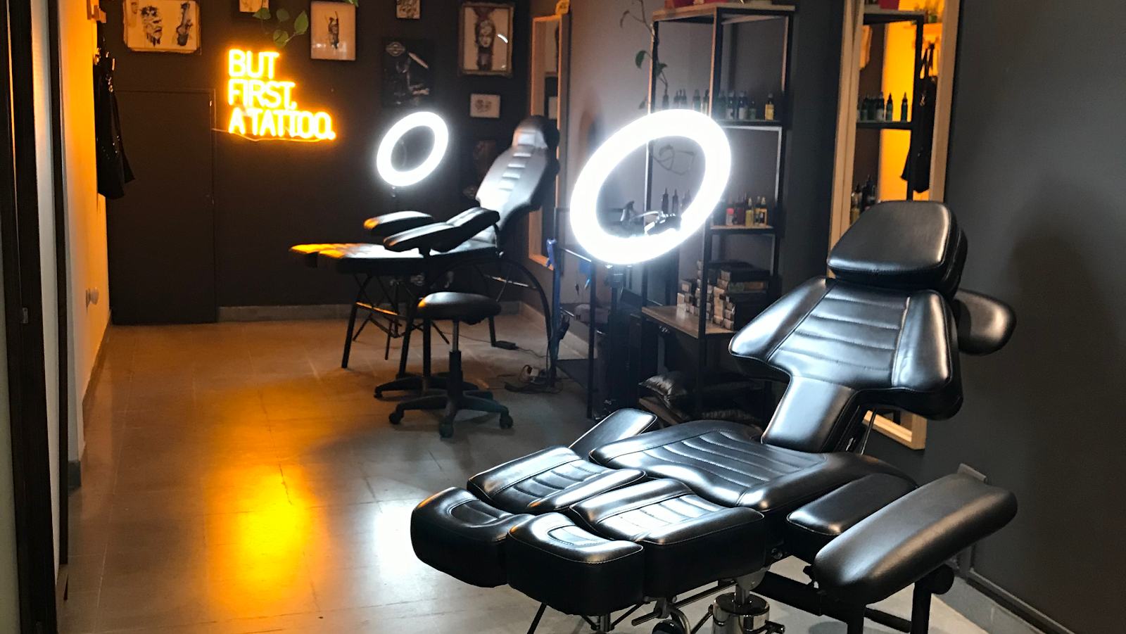 Interior del estudio Lloret Tattoo